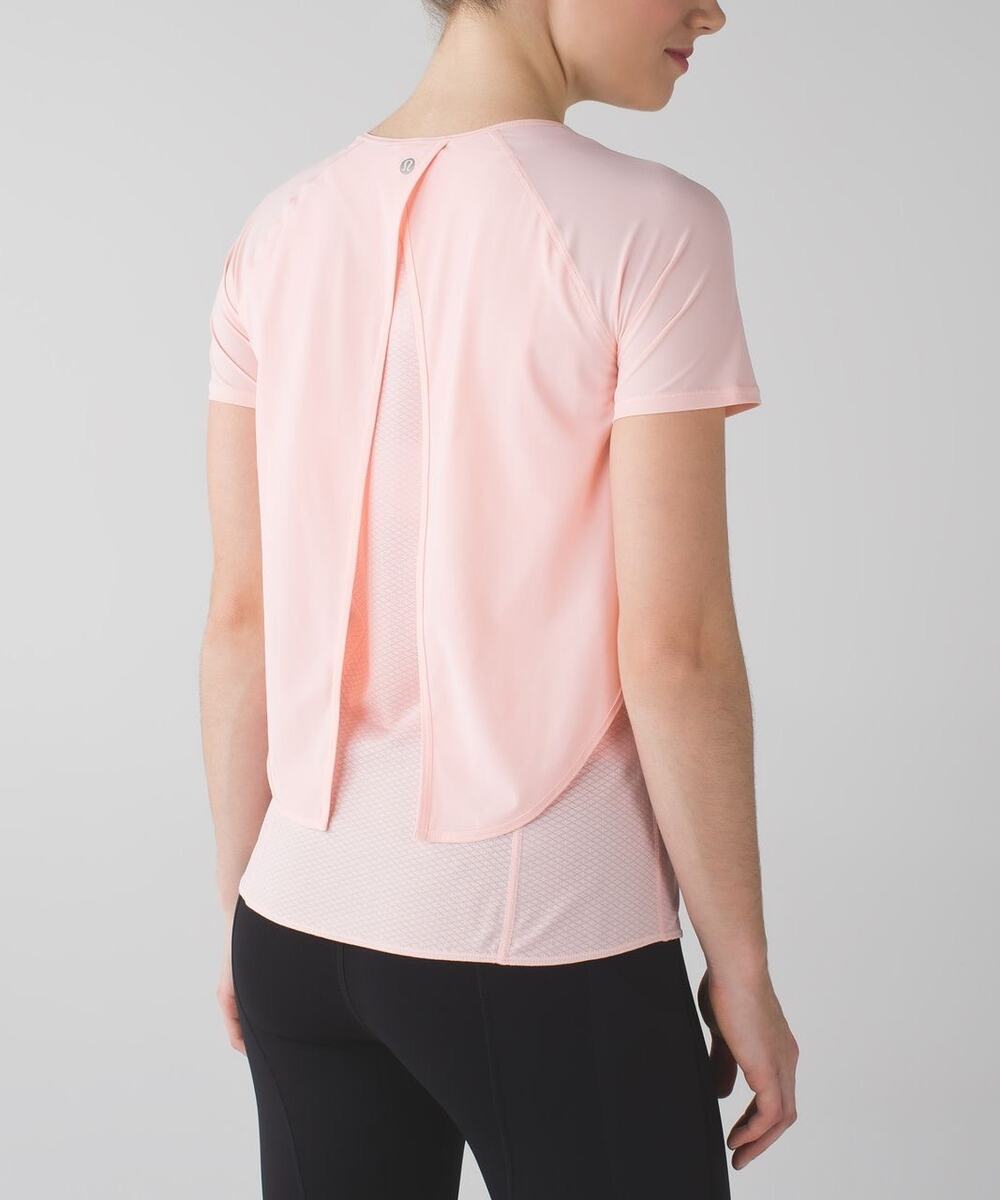 Lululemon Women’s Cover Me Tee Minty Pink Size 8